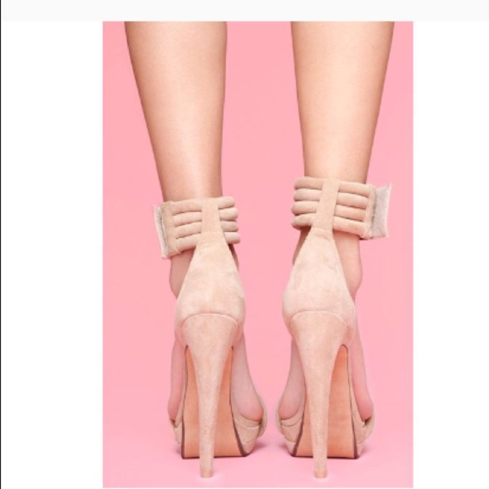 Jeffrey Campbell
Nude Latifa Platform Pump Sandals - Picture 5 of 5